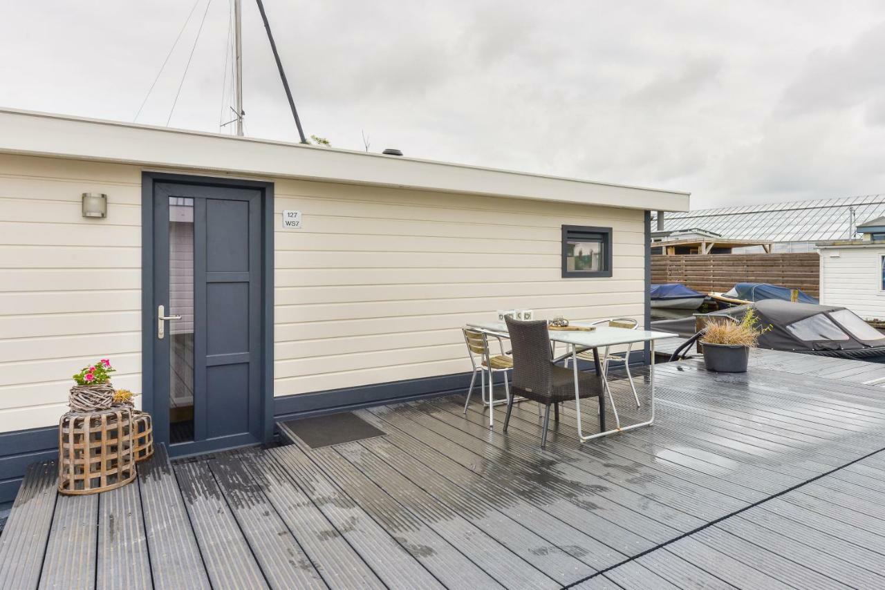 Bright And Comfortable Houseboat Aalsmeer Exteriör bild